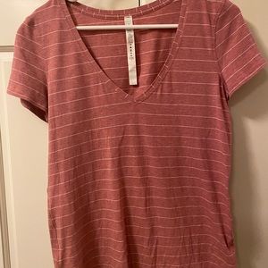 Lululemon Love Tee Short Sleeve V-Neck T-Shirt 
Curved Hem Size 6